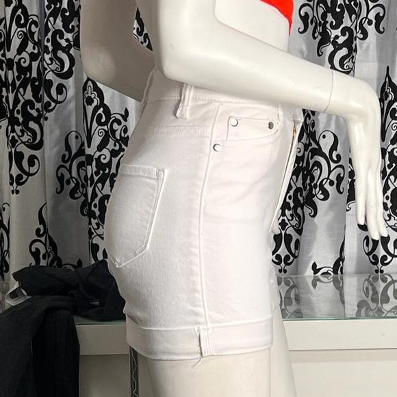 FN High Waisted Shorts - Picture 2 of 3